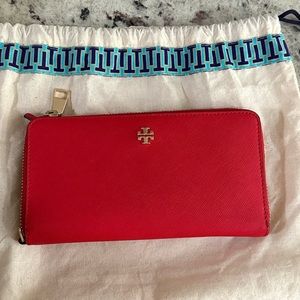 Tory Burch Robinson Zip Continental Wallet and Card Holder